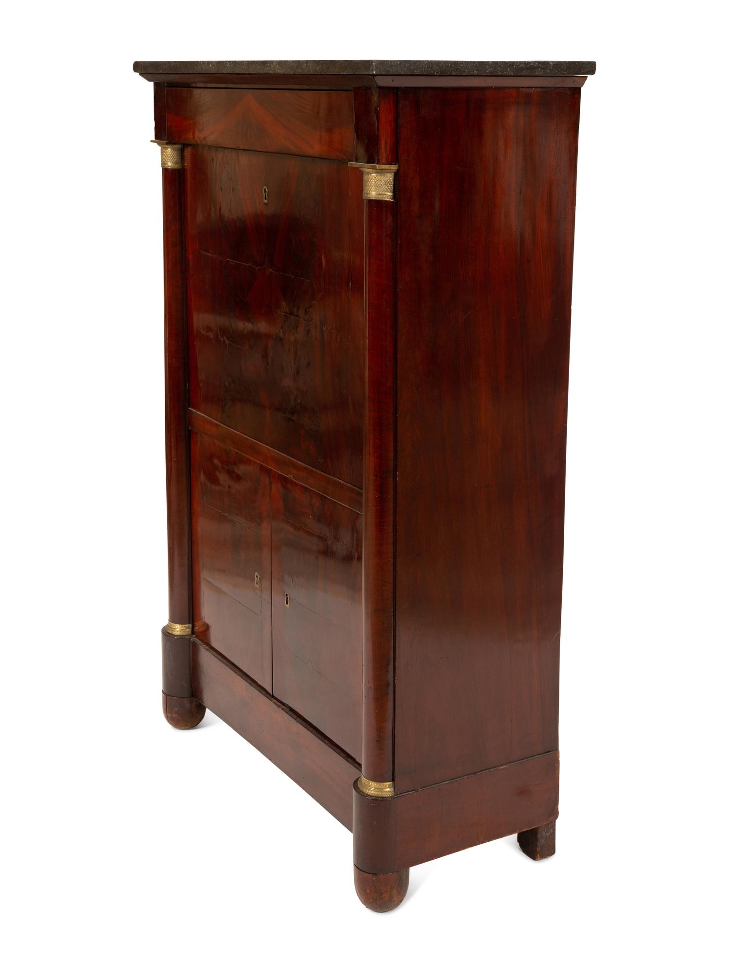 An Empire Mahogany Slate Top Secrétaire à Abbatant