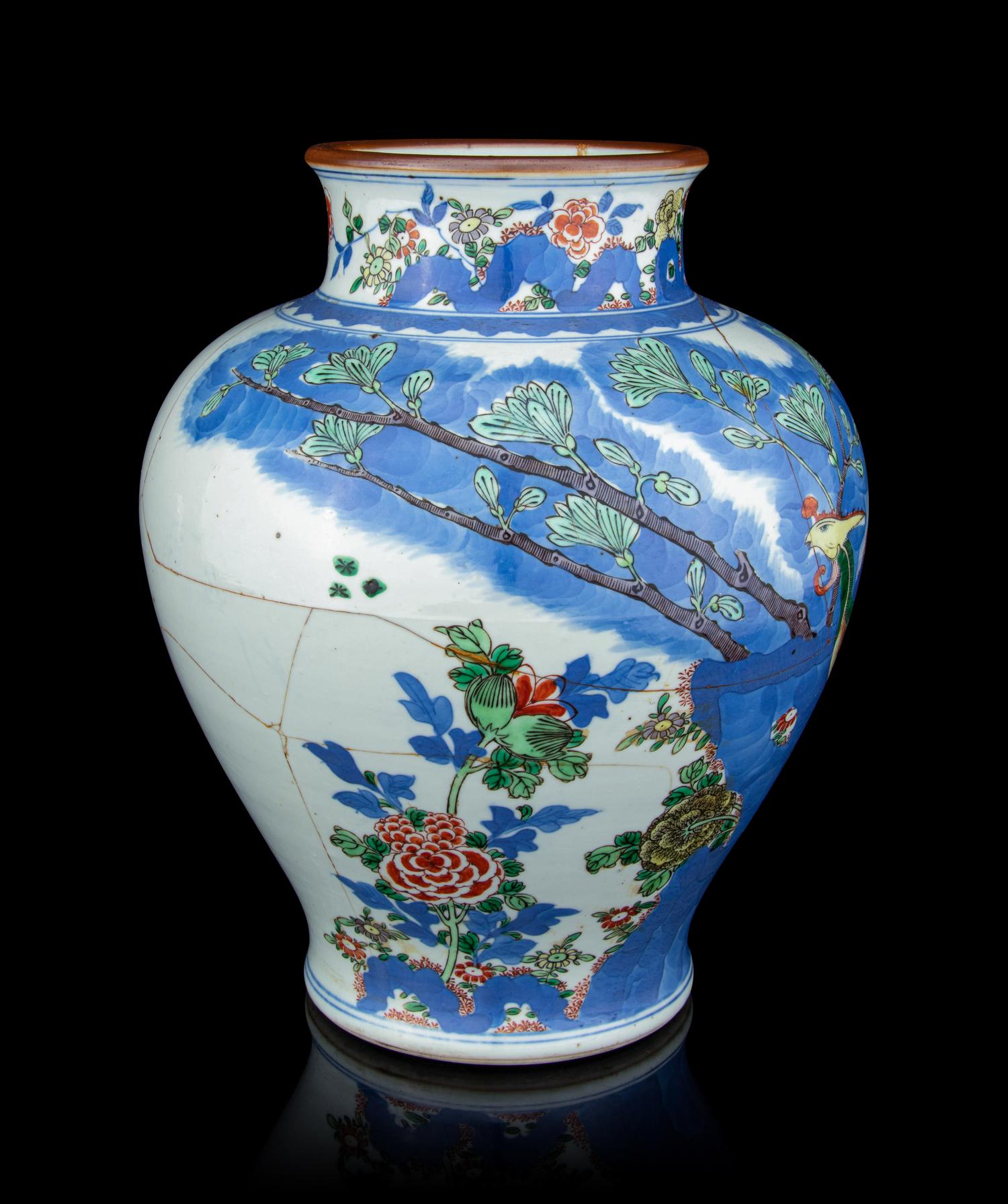 A Wucai Porcleain 'Phoenix' General Jar