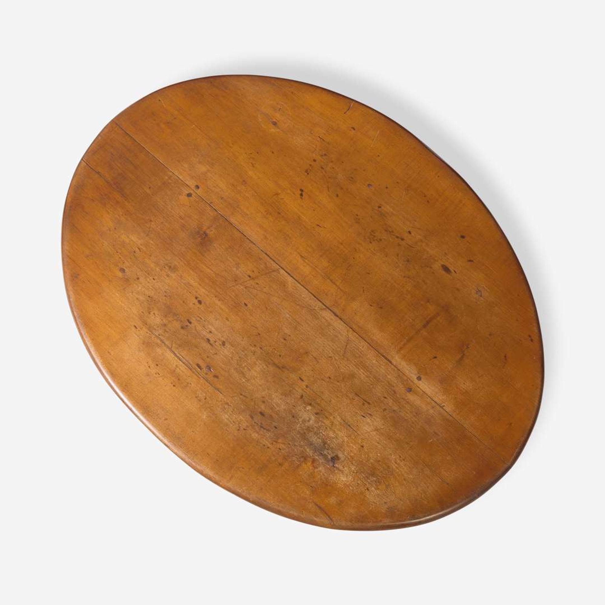 A Queen Anne maple tavern table; New England, 18th century