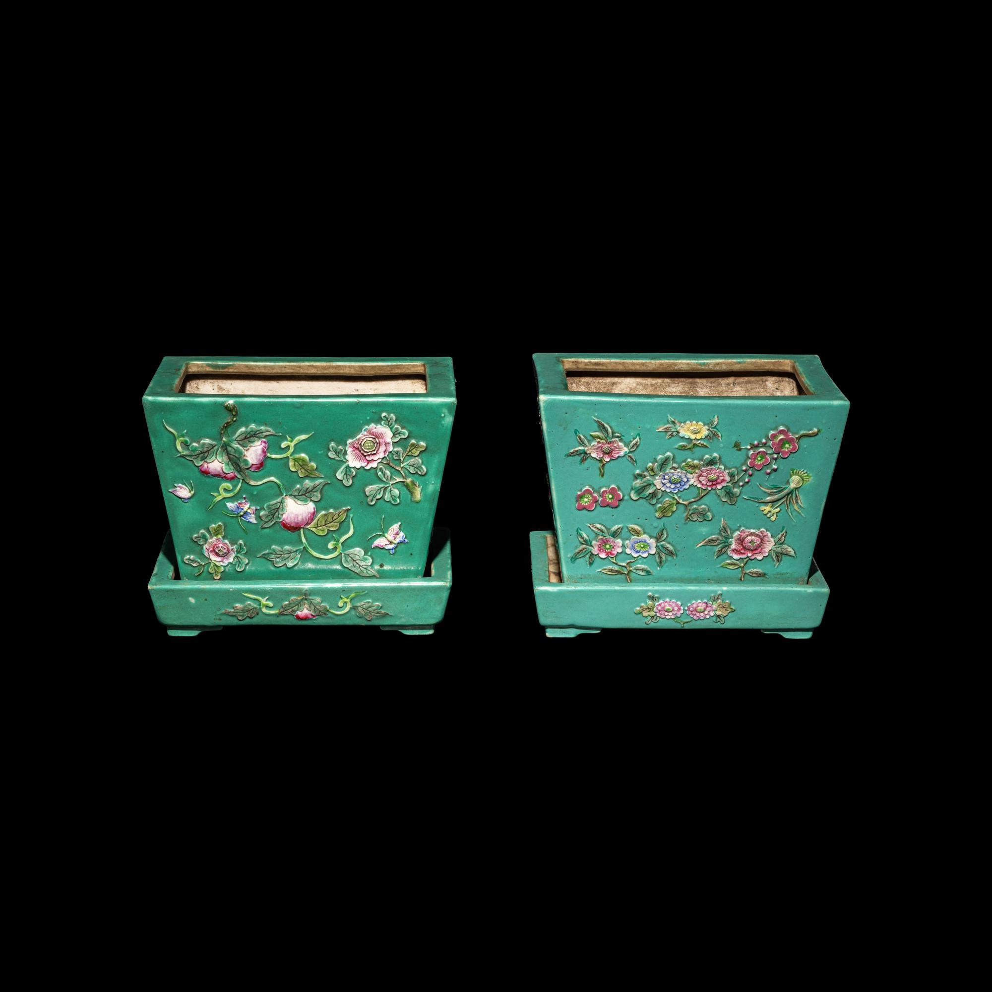 A Pair of Chinese Green Glazed and Famille Rose Porcelain Rectangular Planters, Late Qing/Republic Period 晚清/民國 綠地貼塑粉彩花卉四方花盆一對