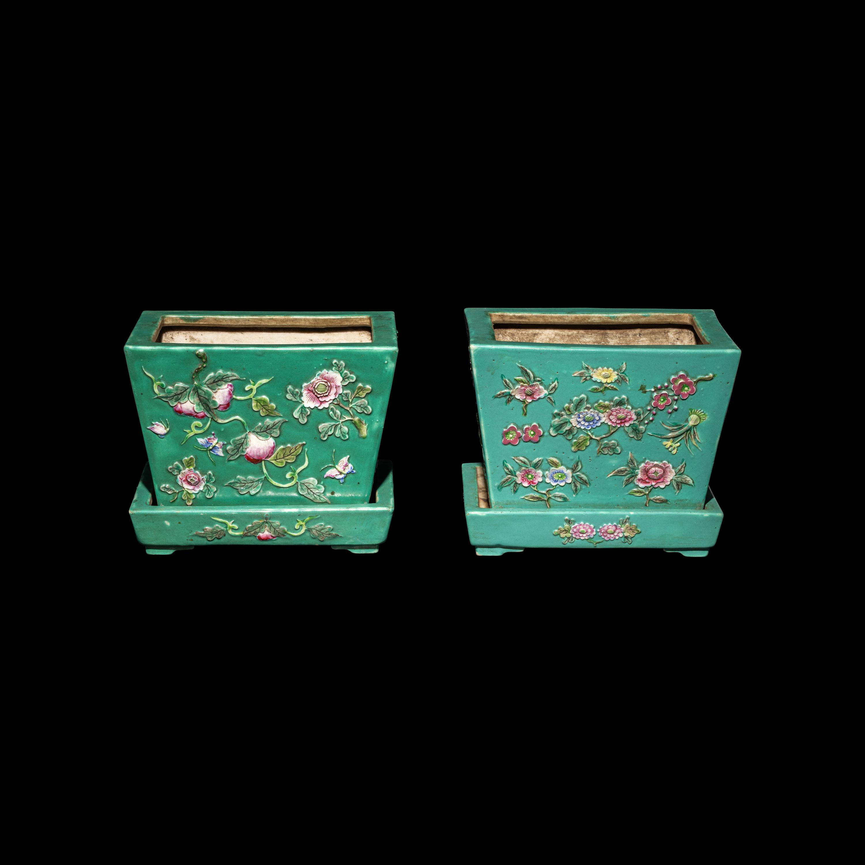 A Pair of Chinese Green Glazed and Famille Rose Porcelain Rectangular Planters, Late Qing/Republic Period 晚清/民國 綠地貼塑粉彩花卉四方花盆一對