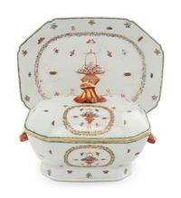 A Chinese Export Porcelain Tureen and Platter
