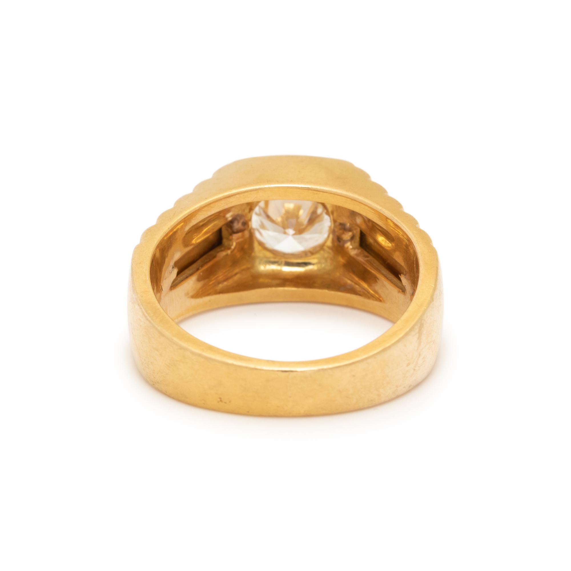 YELLOW GOLD AND DIAMOND RING