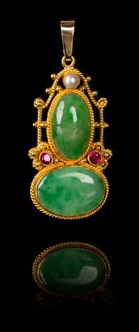 A Chinese Jadeite and 22K Gold Pendant