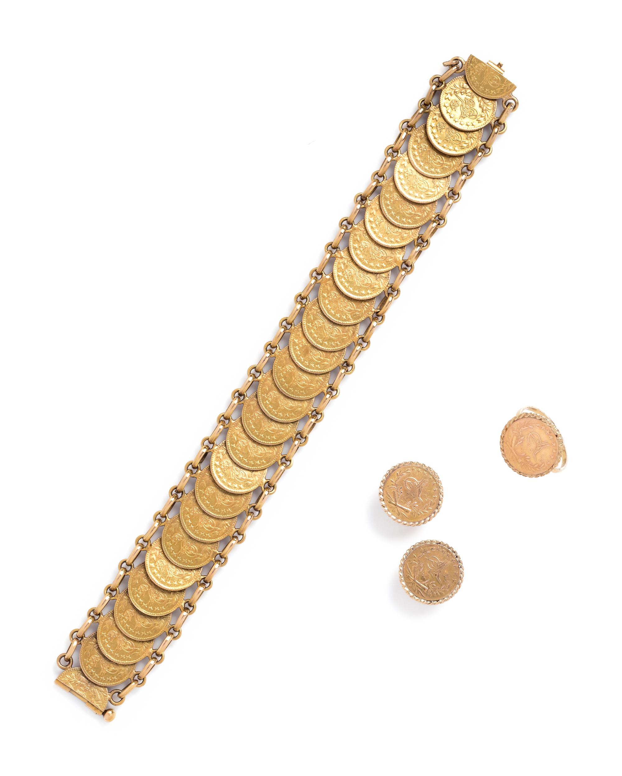 YELLOW GOLD AND COIN SET
