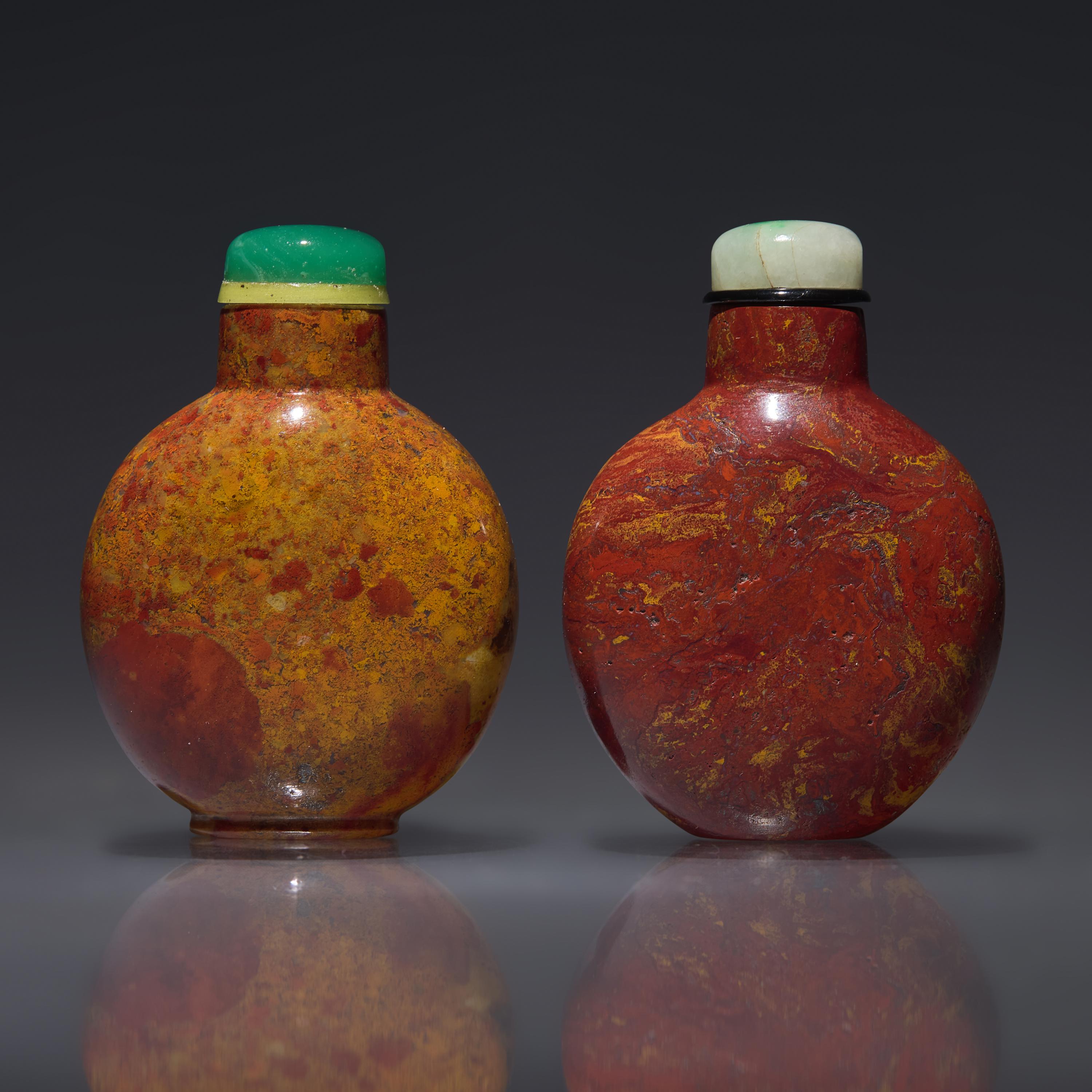 Two Chinese Jasper Snuff Bottles, Qing Dynasty, Circa 1821-1900 — 1821-1900年 羊肝瑪瑙素面鼻煙壺兩支