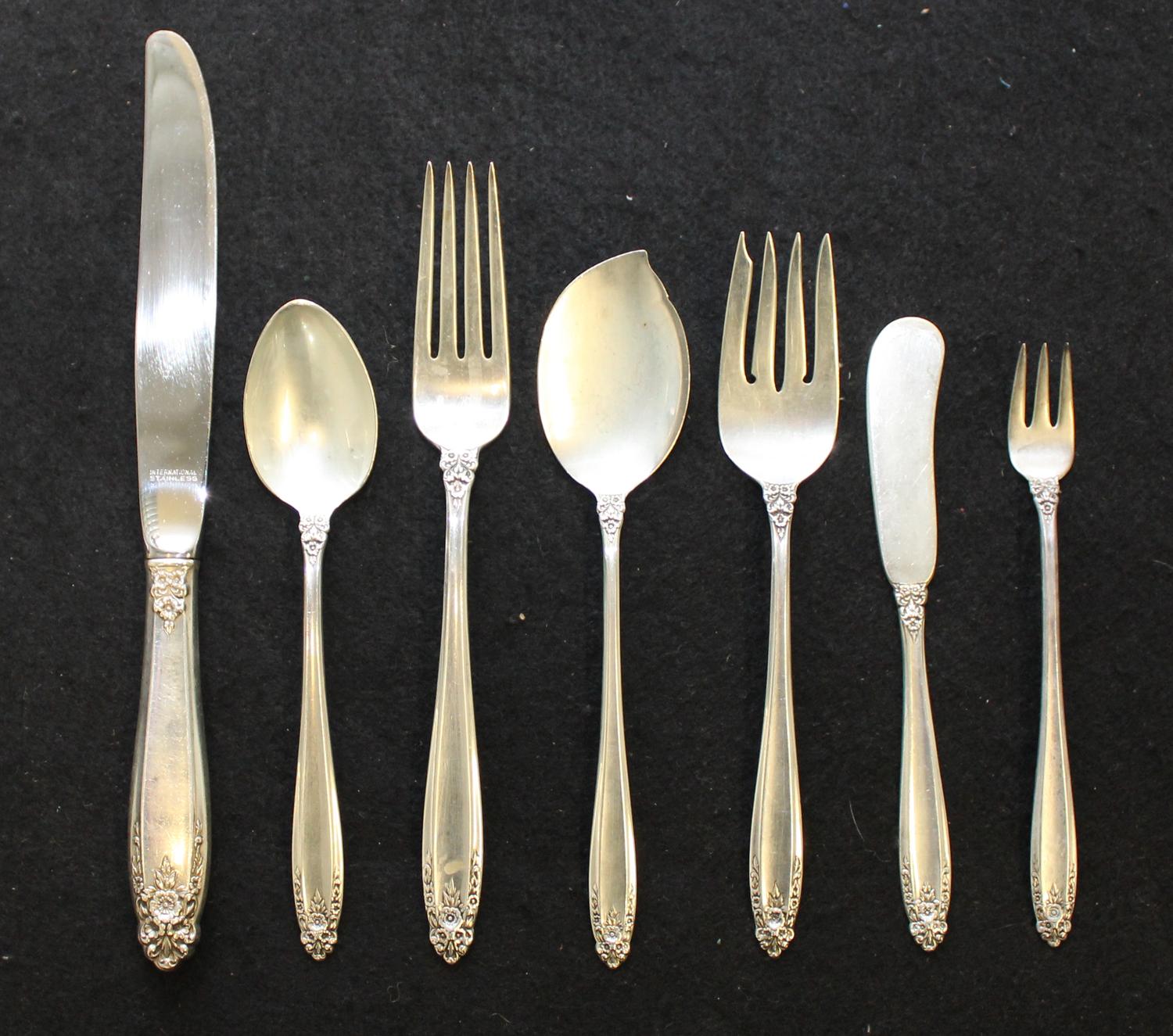 A Partial Set of American Silver Flatware, International Silver Co. Length of knives 8 3/4 inches. — MID 20TH CENTURY