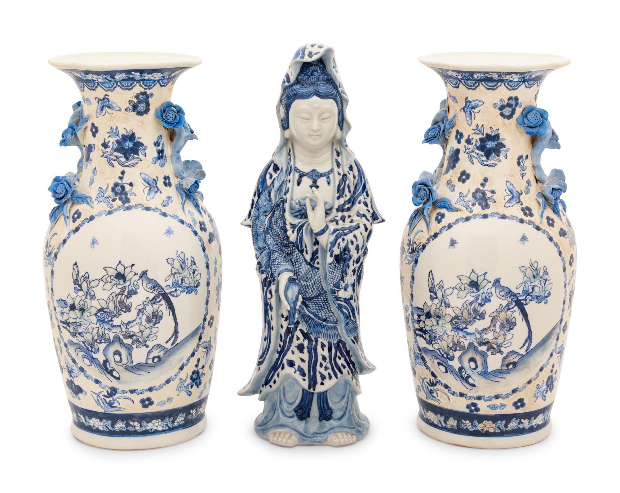 Three Chinese Export Blue and White Porcelain Articles