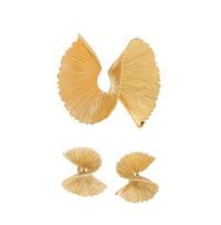 TIFFANY & CO., YELLOW GOLD EARRINGS AND BROOCH SET