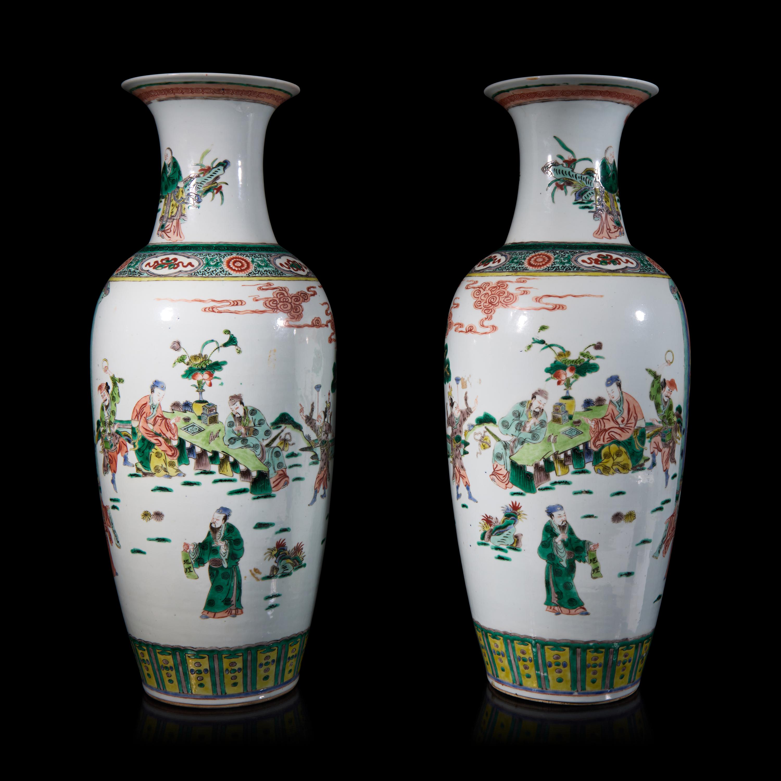 A Large Pair of Chinese Famille Verte Porcelain Vases 五彩人物圖大瓶一對