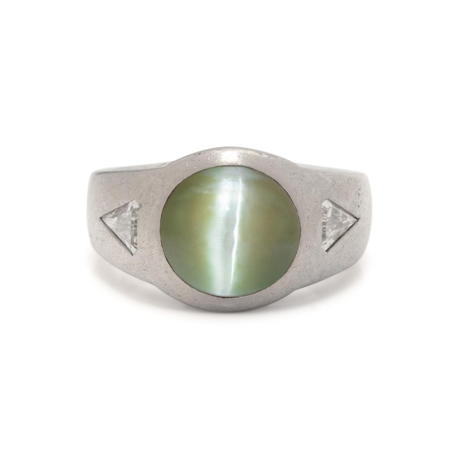 CAT'S EYE CHRYSOBERYL AND DIAMOND RING