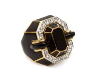 An 18 Karat Yellow Gold, Platinum, Enamel and Diamond Ring, 18.40 dwts.