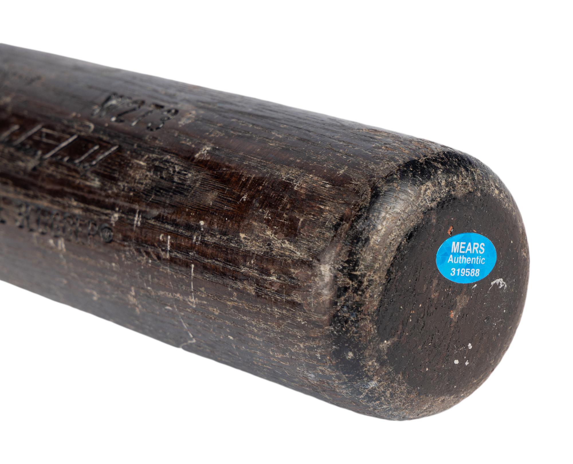 A Dave Winfield 1986-88 New York Yankees Game Used Lousiville Slugger Bat (MEARS A8)