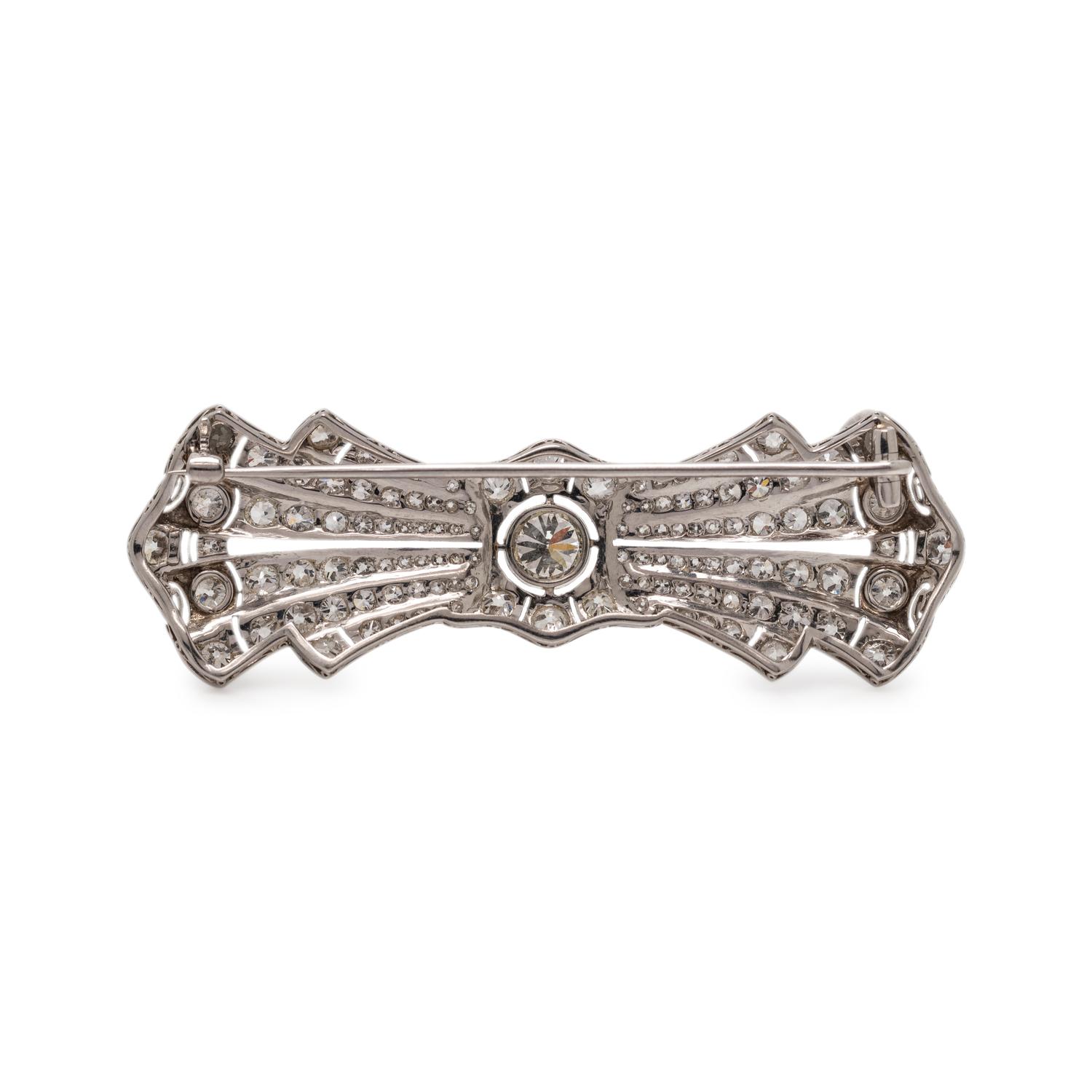 ART DECO, DIAMOND BROOCH