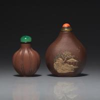 Two Chinese Yixing Stoneware Snuff Bottles, 18th-19th Century 清晚期 紫砂鼻烟壺兩支