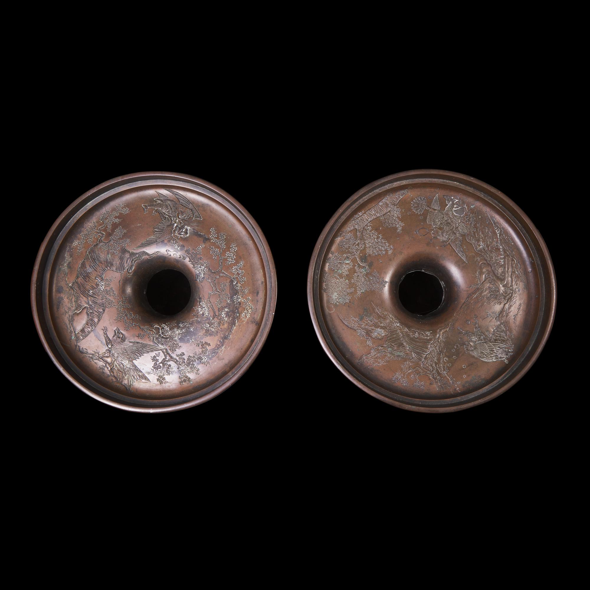 A Pair of Japanese Bronze Flower Vases, Meiji Period 日本明治時代 銅花樽一對