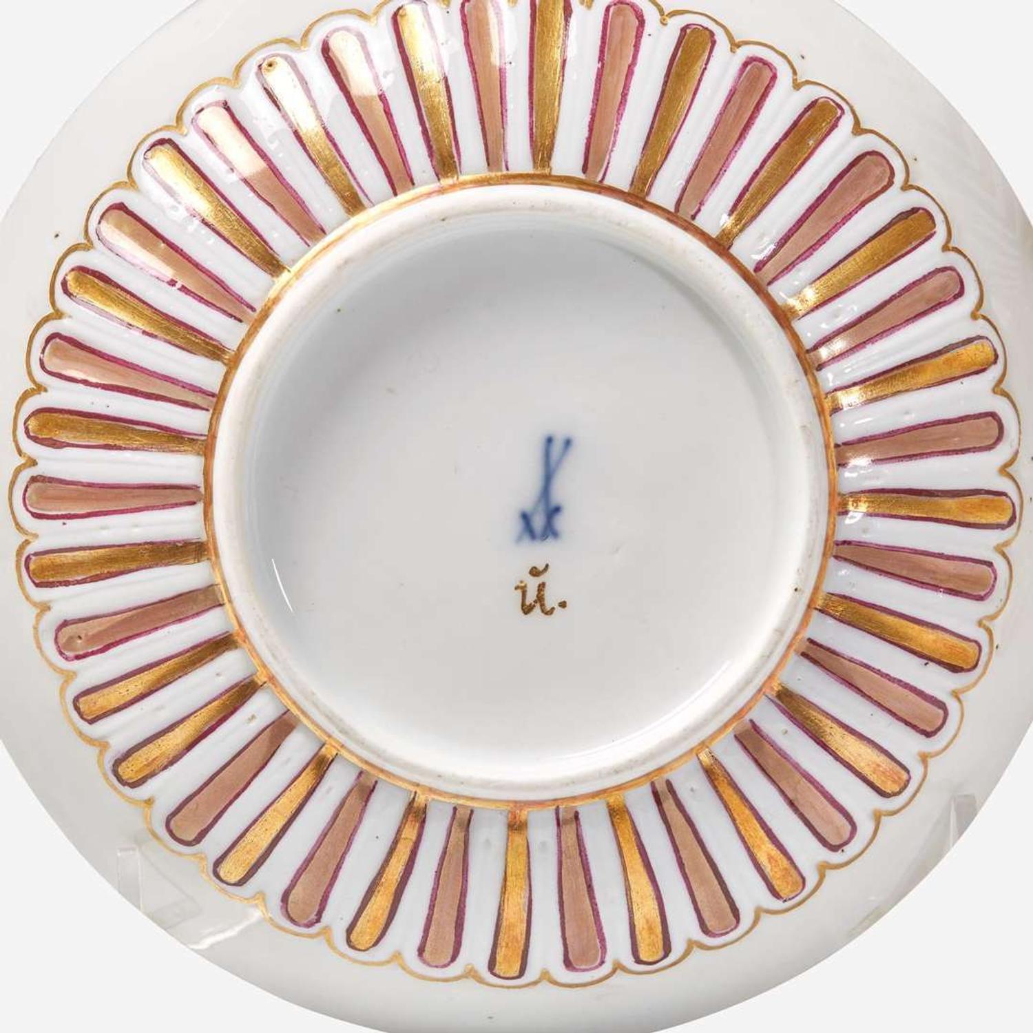 A Meissen chinoiserie porcelain tea and coffee service circa 1735