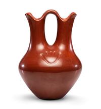 Redware Wedding Vase, with Bear Paw Lot is located and will ship from Cincinnati, Ohio.