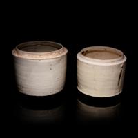 Two Chinese Cizhou -Type White Glazed Porcelain Covered Jars, Ming Dynasty or Earlier 明或更早 磁州窯白釉蓋罐兩件