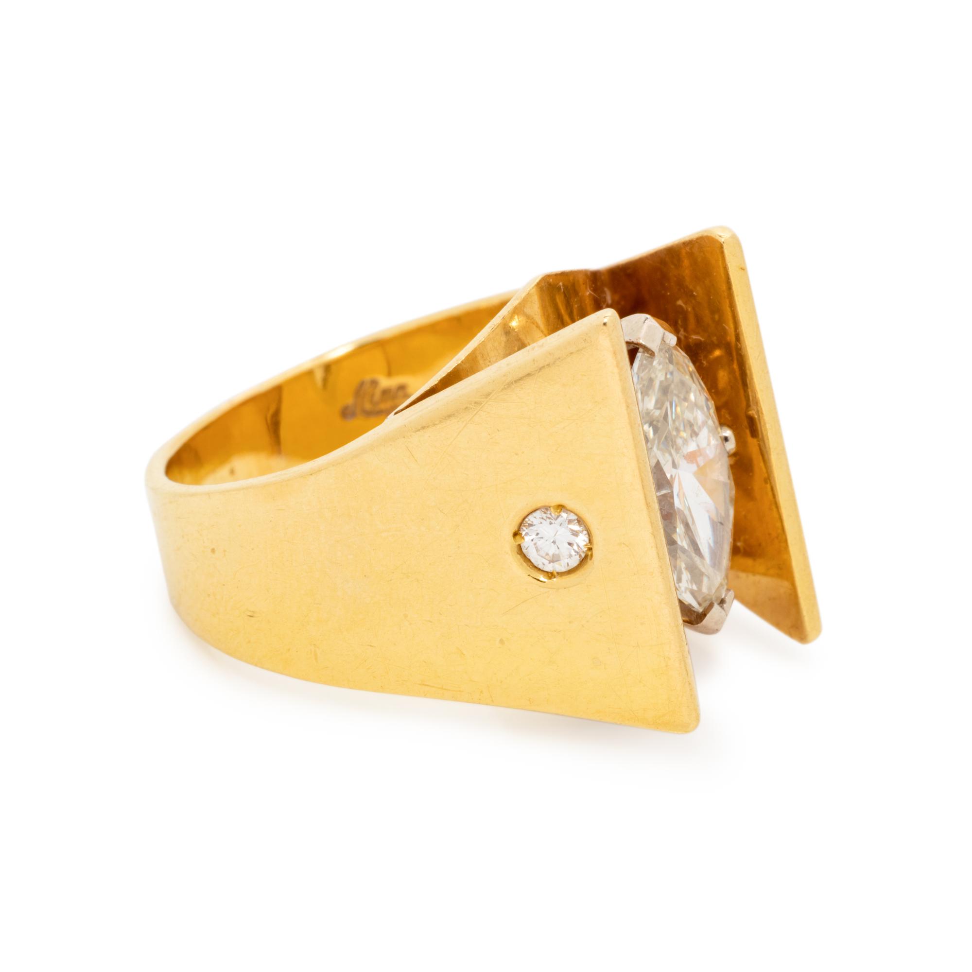 YELLOW GOLD AND DIAMOND RING