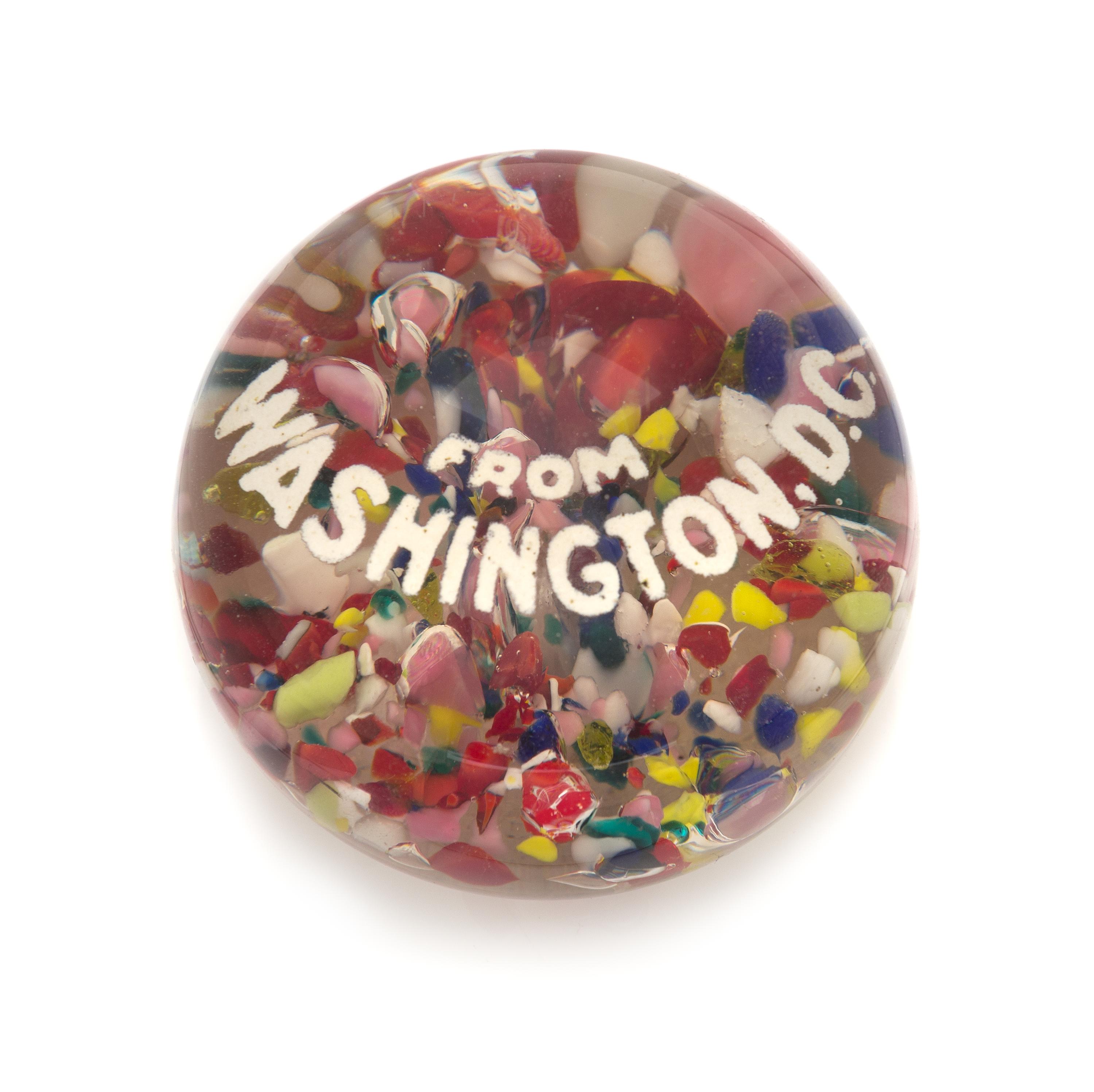 An Antique American Washington D.C. Paperweight Diameter 3 inches