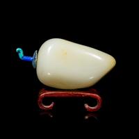 A Chinese Jade Pebble-Form Snuff Bottle, 18th/19th Century 清中期 白玉鼻烟壺