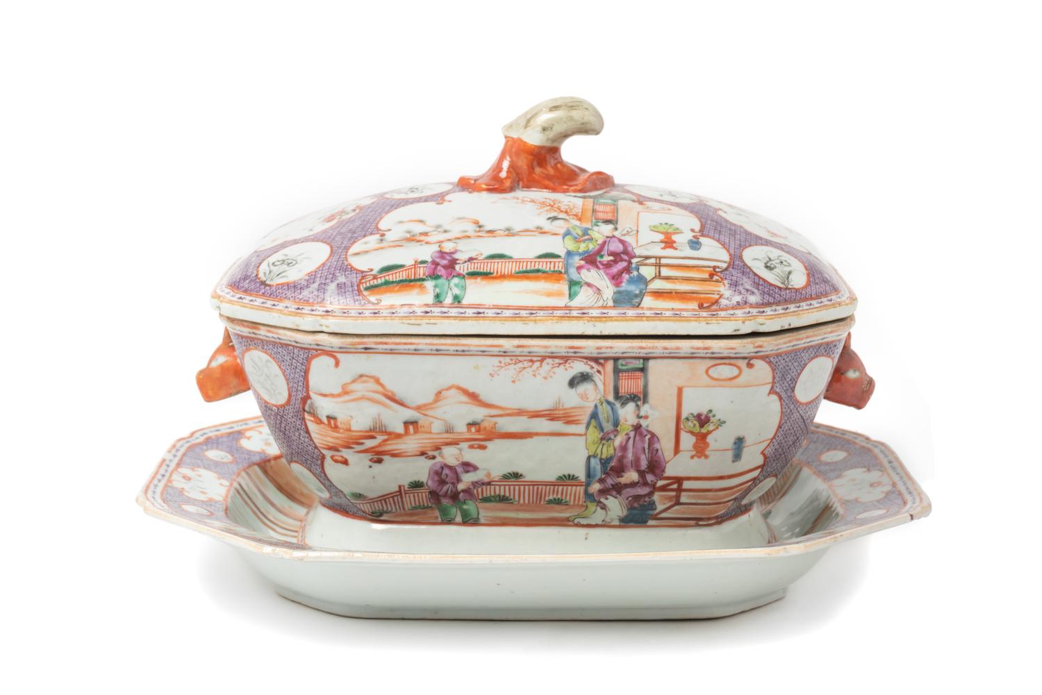 A Chinese Export Porcelain Tureen and Platter
