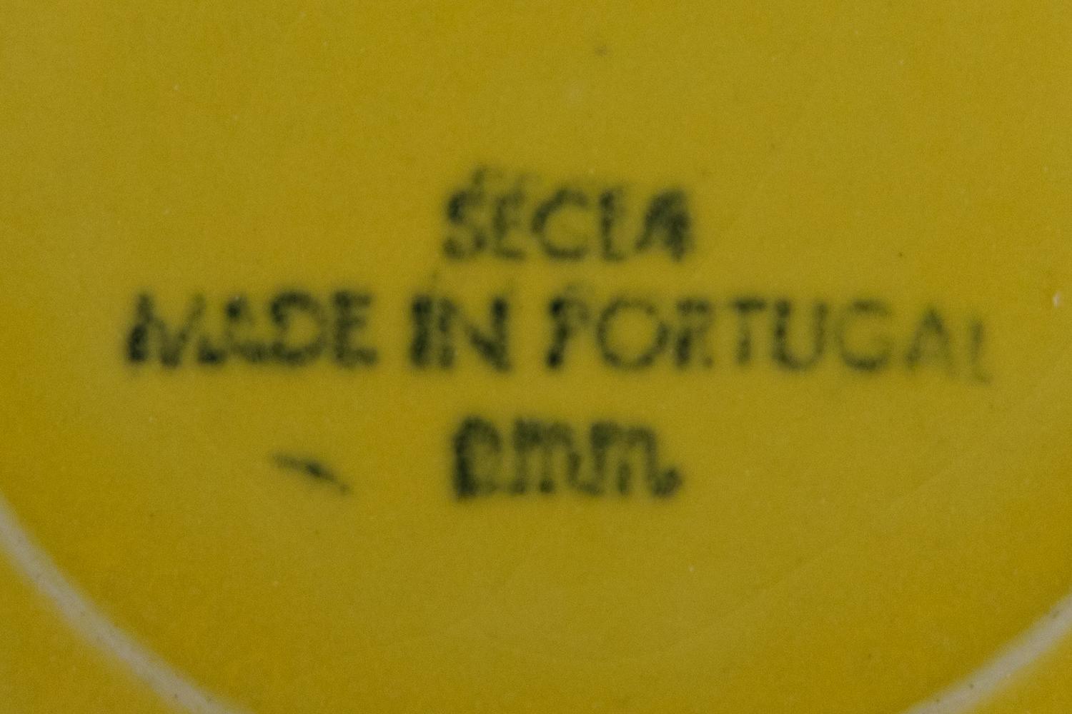 A Portuguese Yellow-Glazed Lettuce Ware Dinner Service