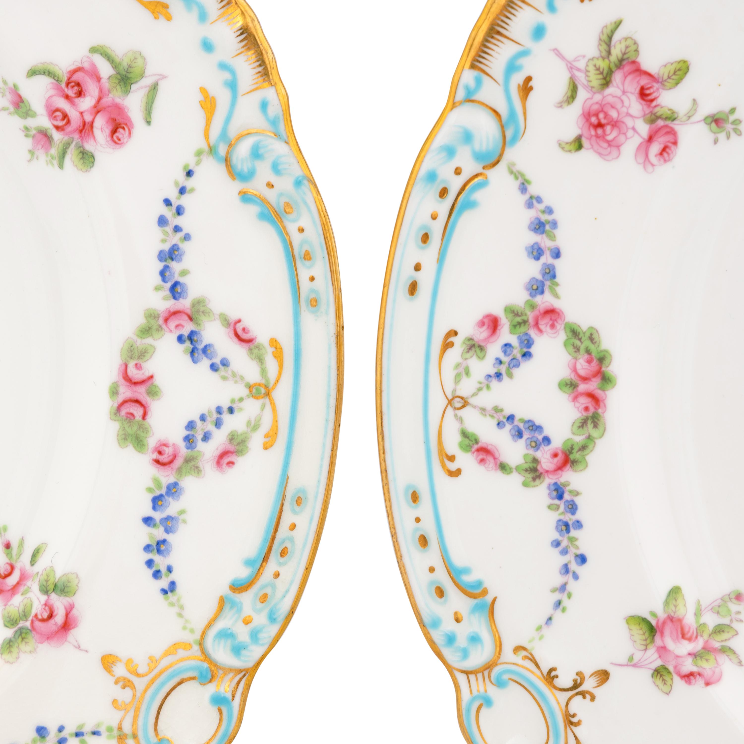 A Set of Eighteen Mintons Porcelain Plates