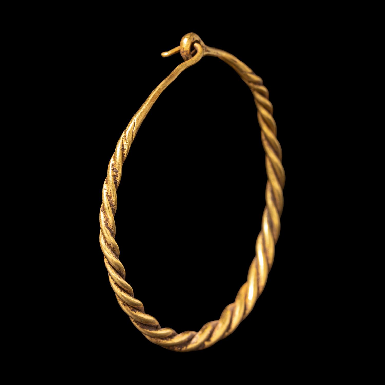 A Roman Gold Bracelet