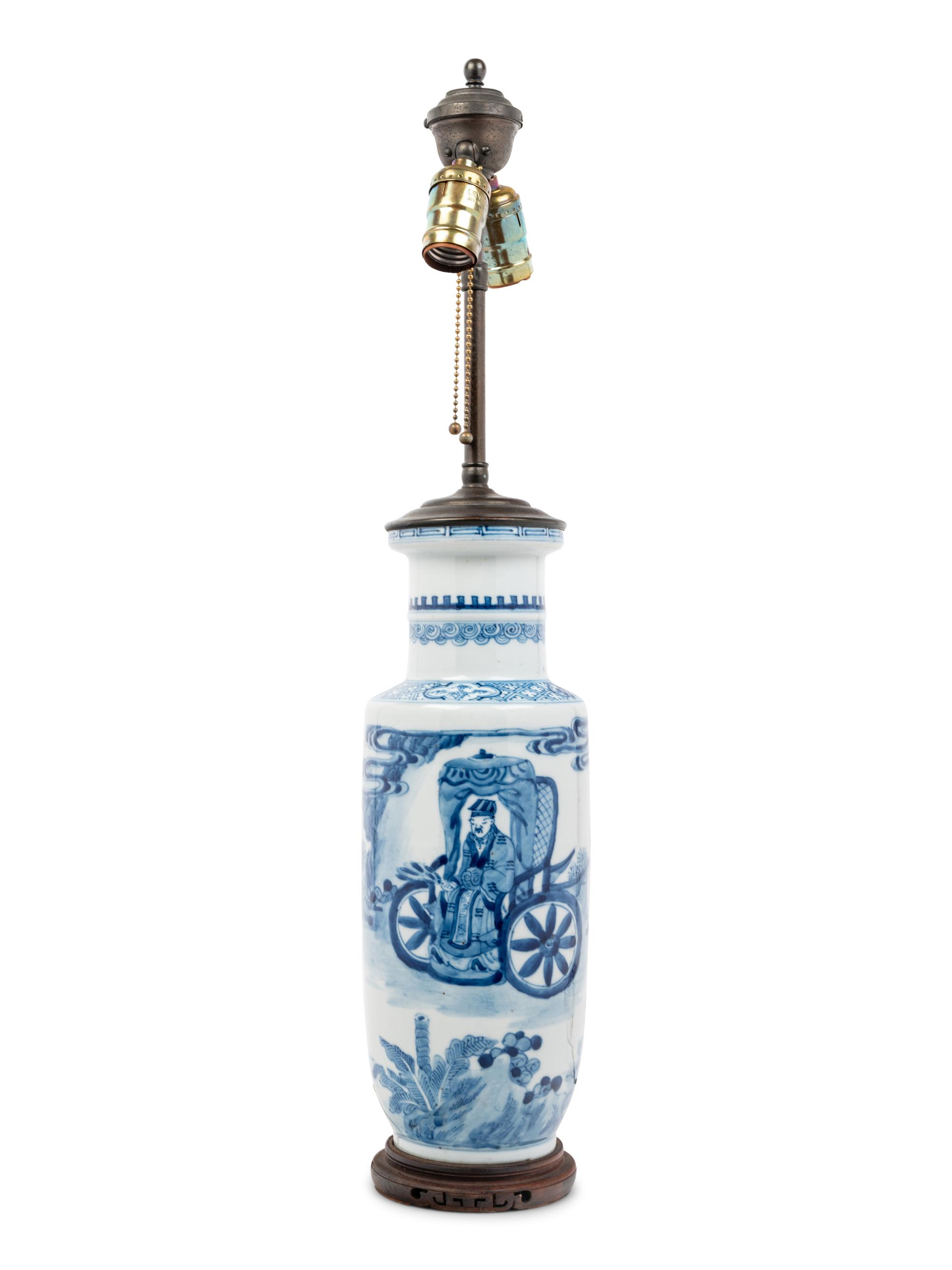 A Chinese Blue and White Porcelain Rouleau Vase