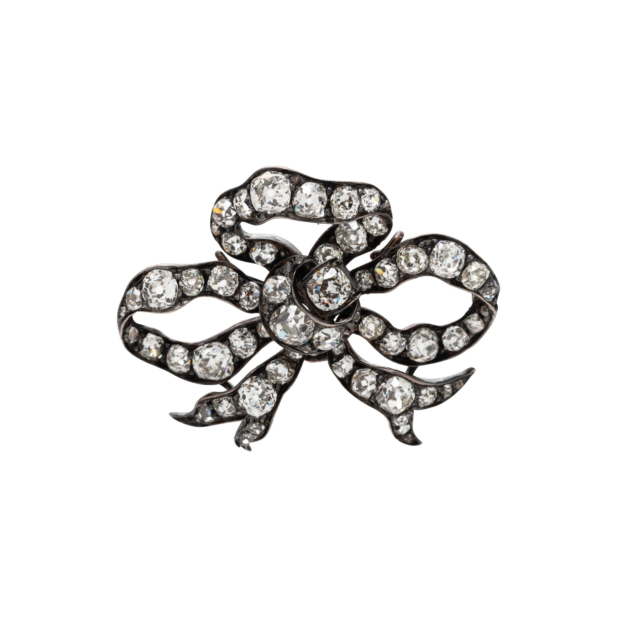 ANTIQUE, DIAMOND BOW BROOCH