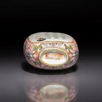 A Chinese Famille Rose-Decorated Porcelain Snuff Bottle — 粉彩詩文花卉圖鼻烟壺