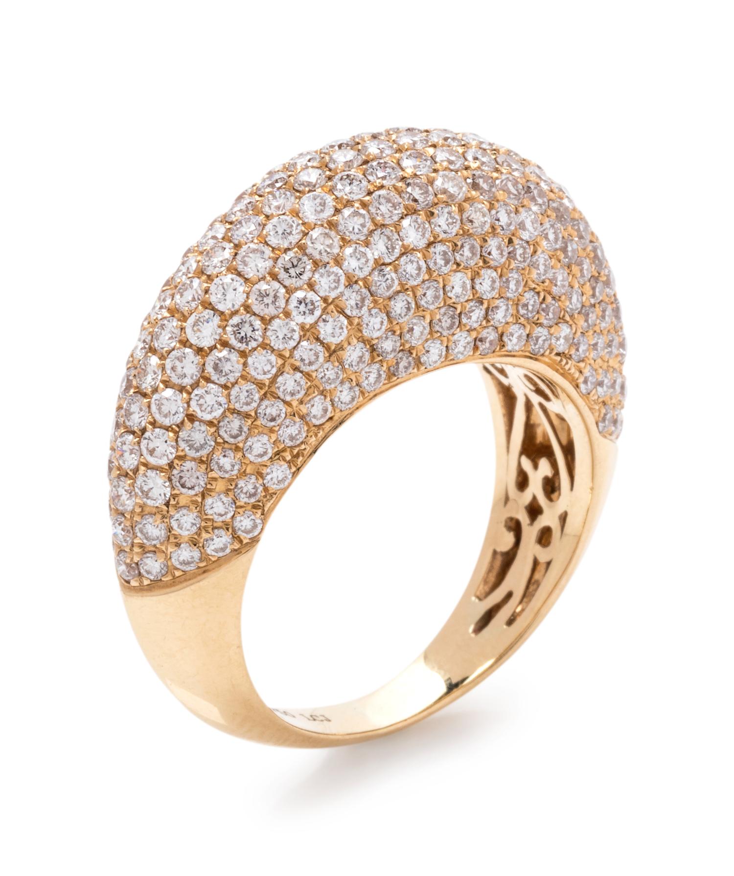 An 18 Karat Yellow Gold and Diamond Ring,
