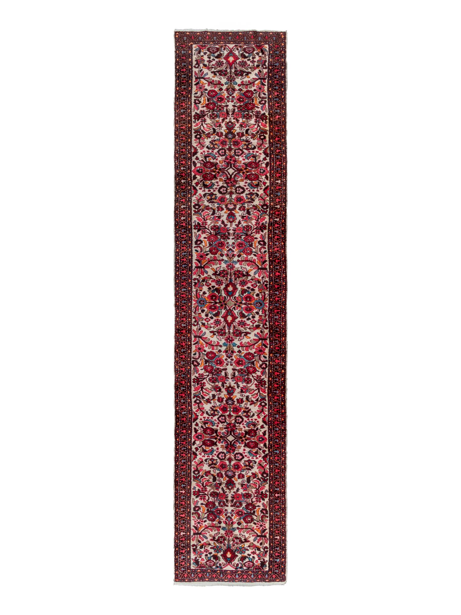 A Dergazine Wool Runner