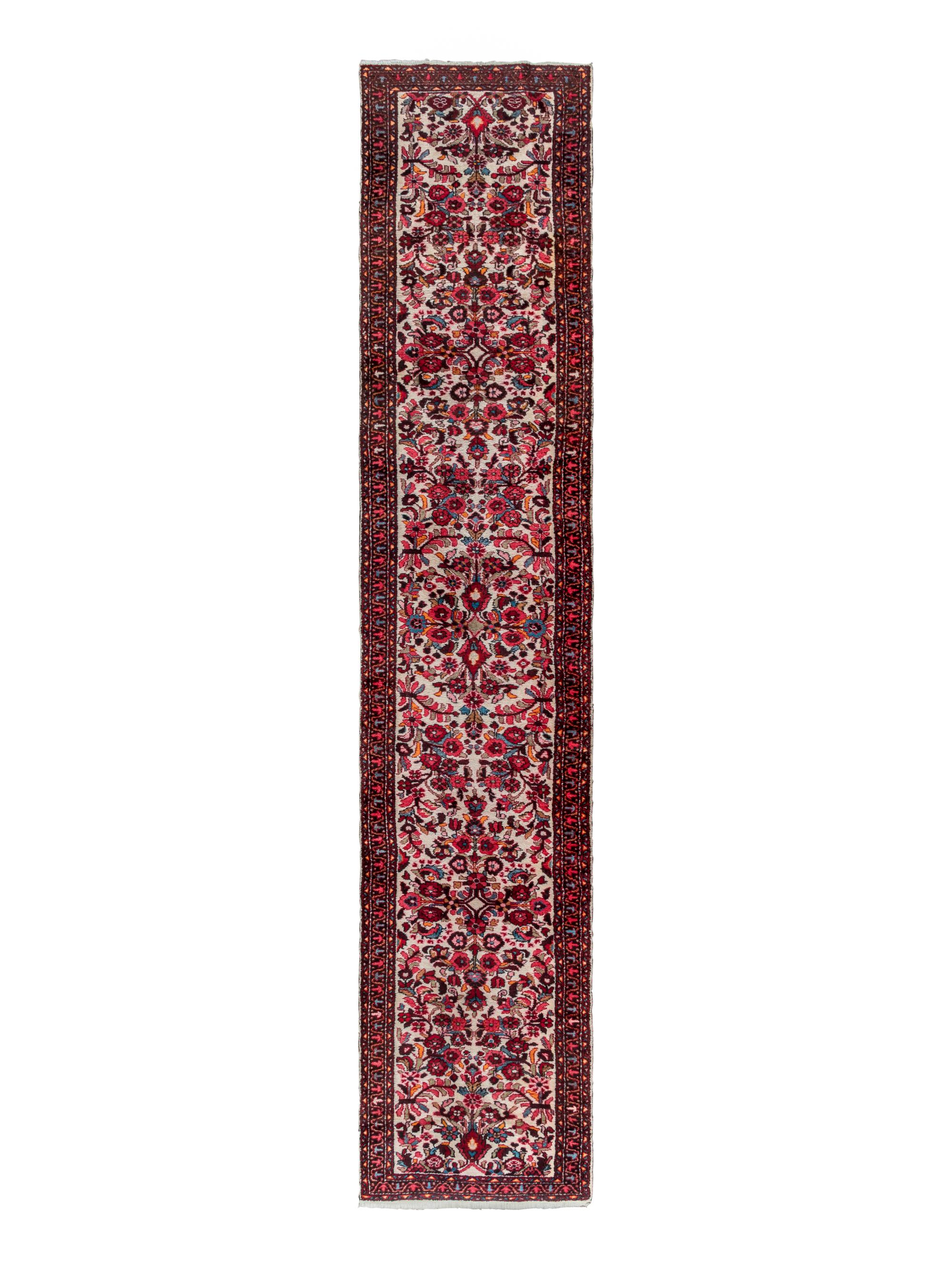 A Dergazine Wool Runner