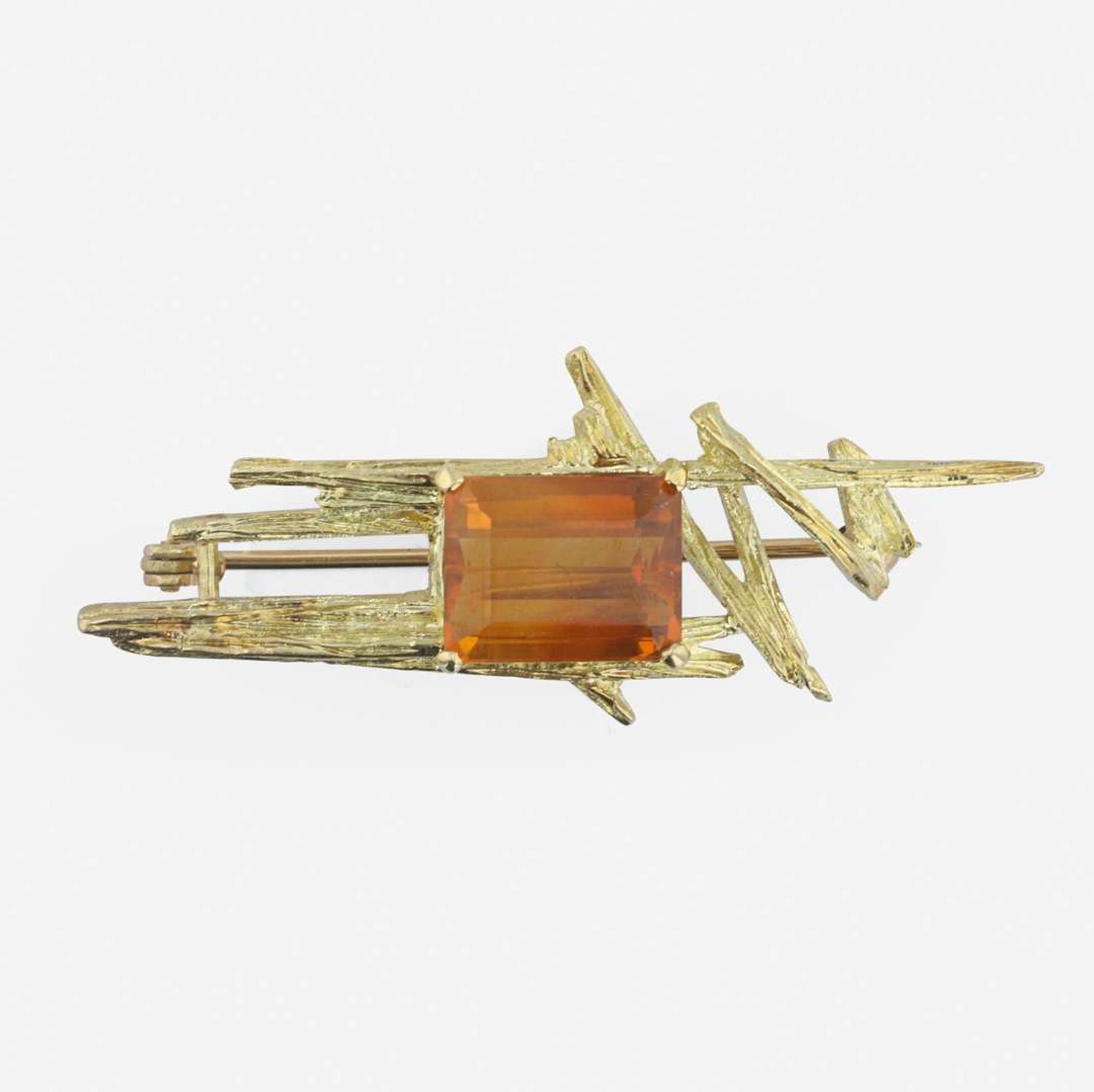 A rhodochrosite and 18K yellow gold bead necklace with citrine and gold brooch