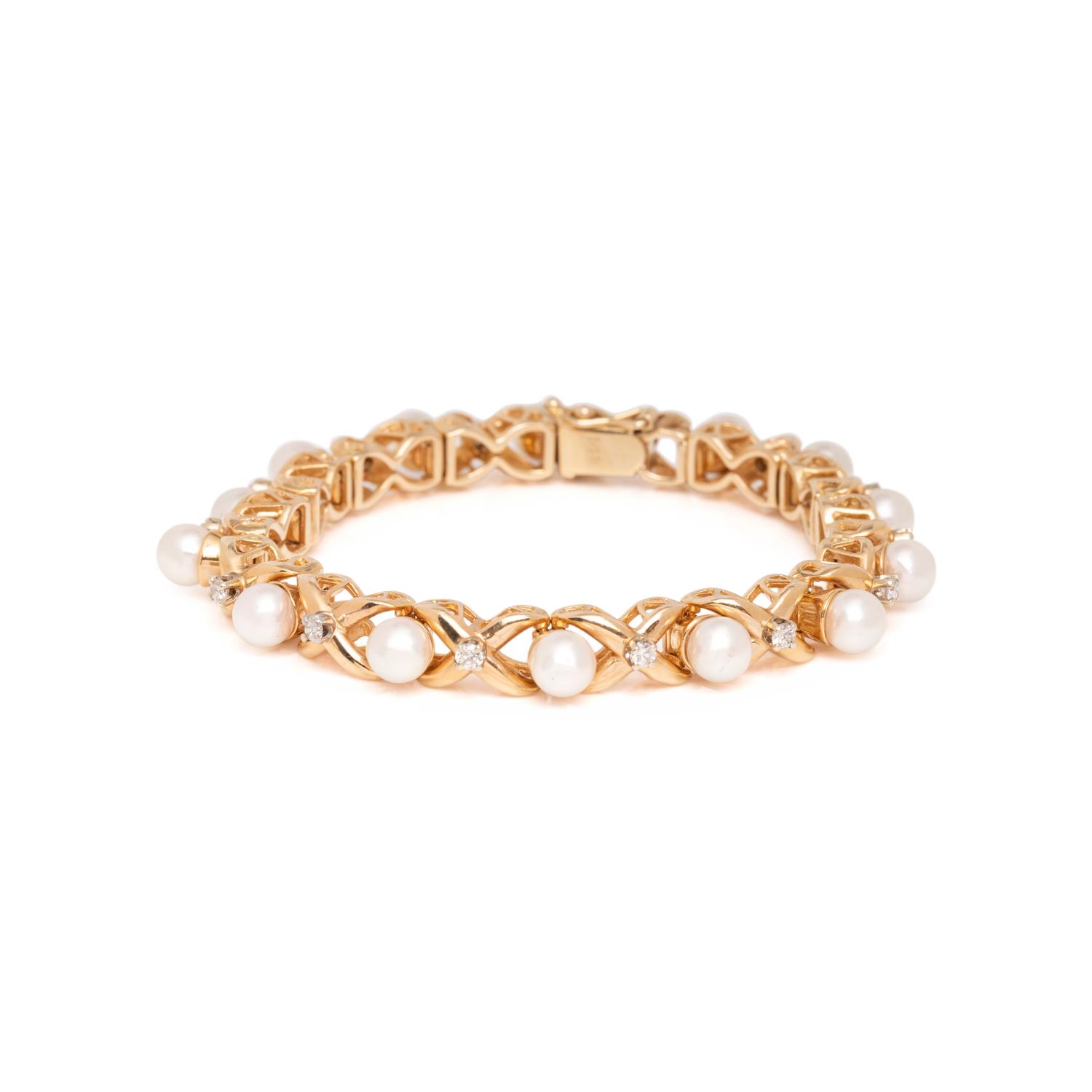 YELLOW GOLD, CULTURED PEARL AND DIAMOND BRACELET