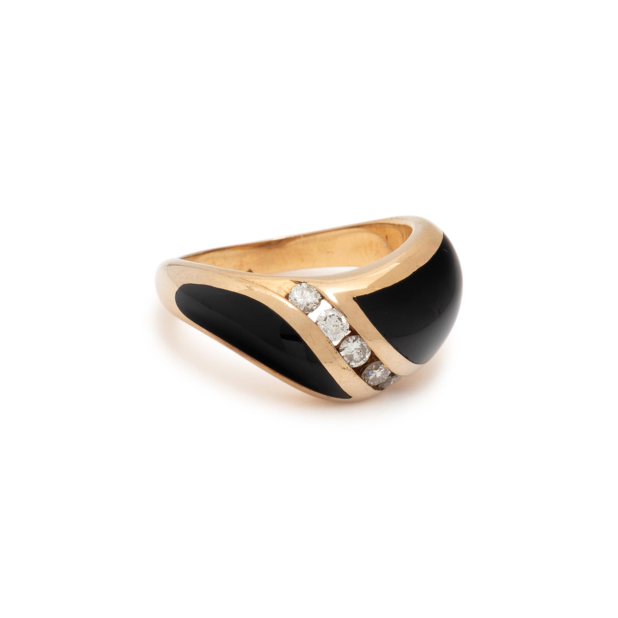 YELLOW GOLD, DIAMOND, AND ENAMEL RING