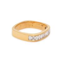 YELLOW GOLD AND DIAMOND RING