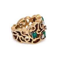 YELLOW GOLD, DIAMOND AND EMERALD RING