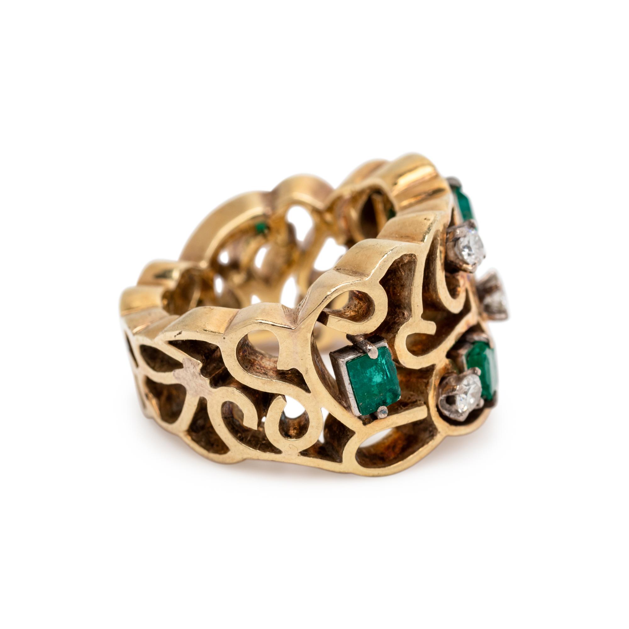 YELLOW GOLD, DIAMOND AND EMERALD RING