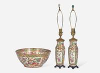 A Chinese Export porcelain Rose Mandarin punch bowl and pair of vases mounted as lamps, 19th century