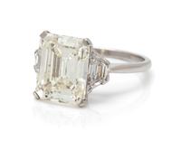 A Platinum and Diamond Ring, 3.90 dwts.
