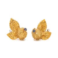TIFFANY & CO., YELLOW GOLD, DIAMOND AND SAPPHIRE 'MOVING CHESTNUT' BROOCH AND CLIP EARRINGS