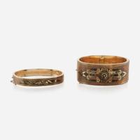 A collection of Victorian gold jewelry