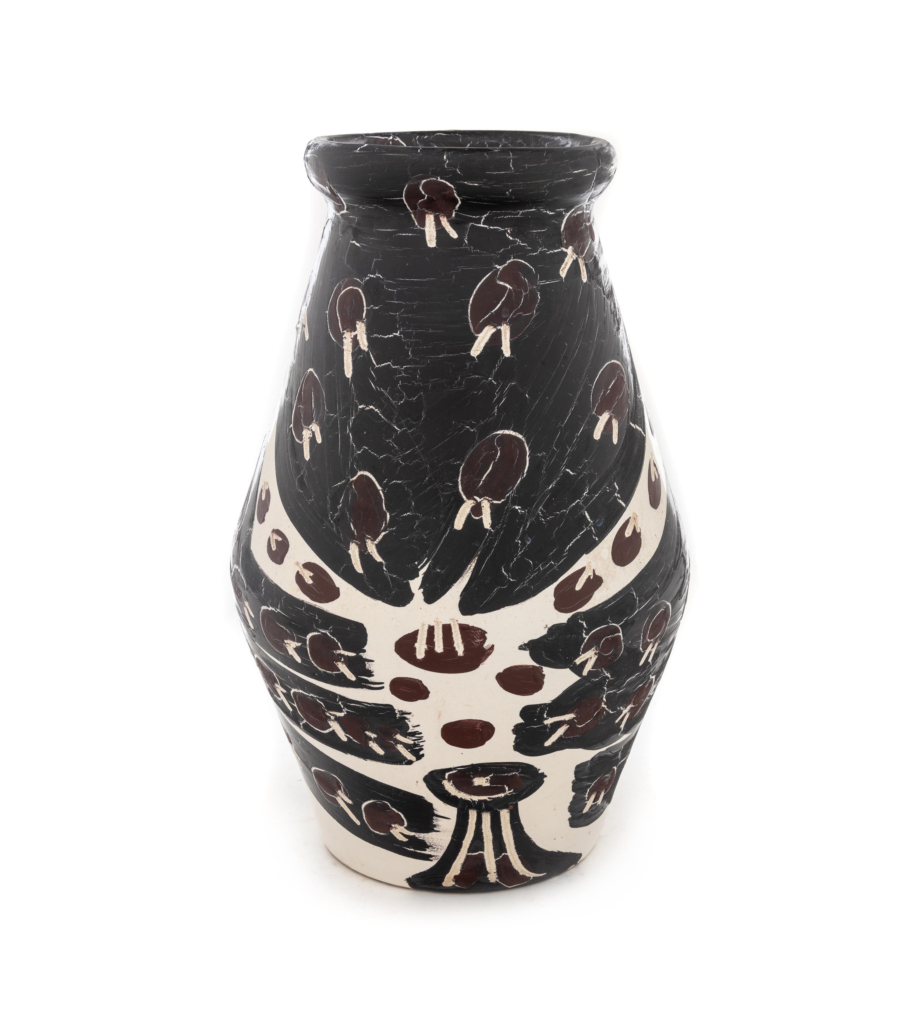 Hibou marron noir
