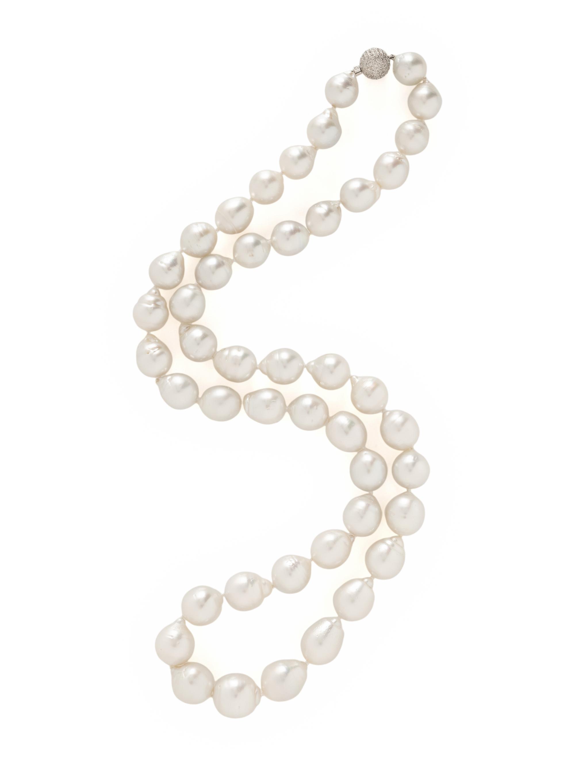 BAROQUE CULTURED PEARL AND DIAMOND NECKLACE