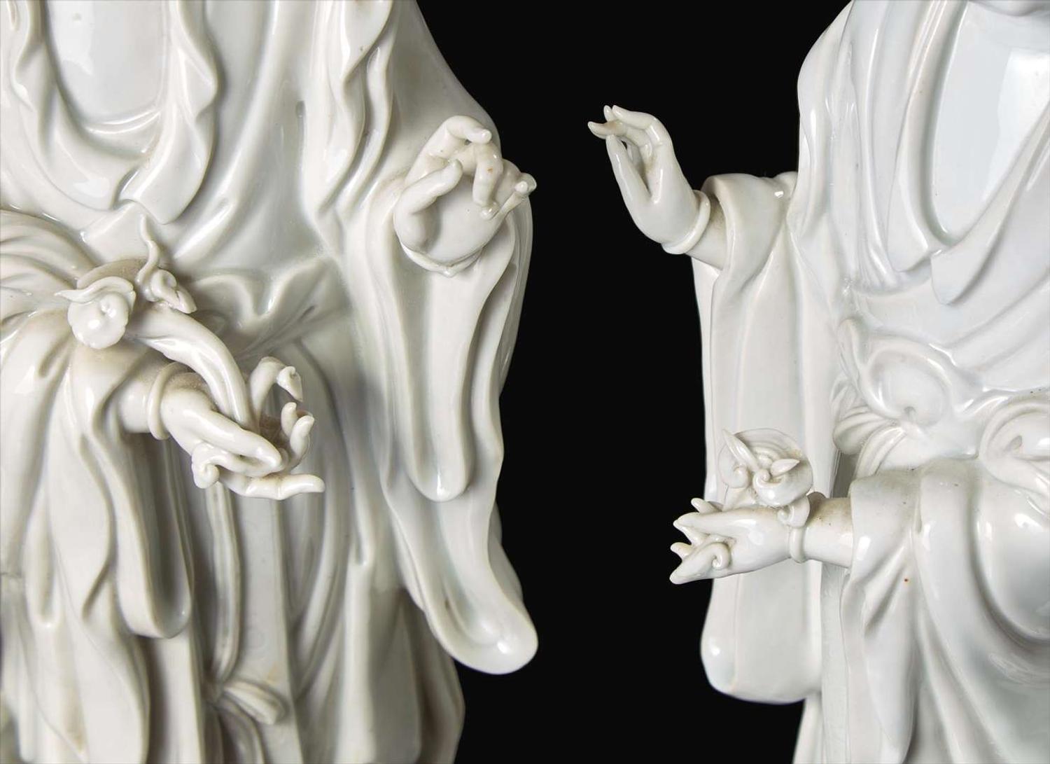 A pair of Chinese Blanc de Chine Figures of Meiren with Deer, Xu Yunlin Zhi impressed mark 德化窯仕女仙鹿瓷塑一對 許雲林製款