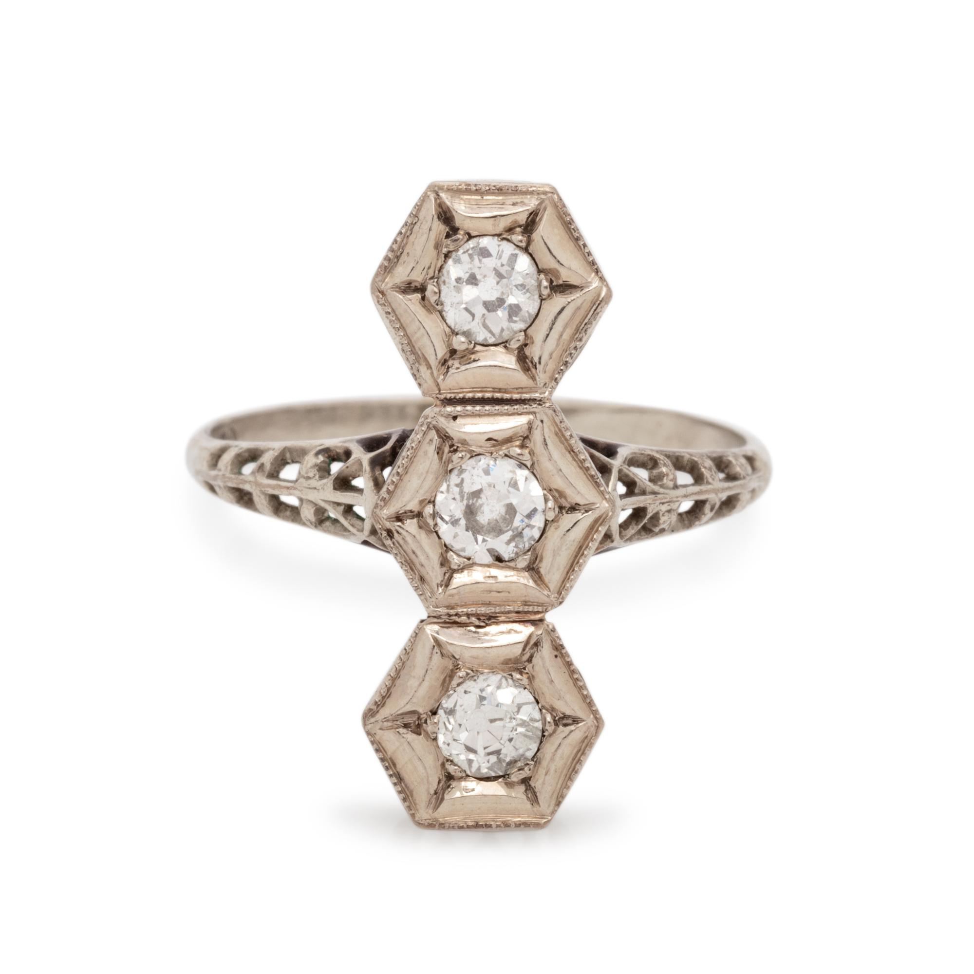 ANTIQUE, DIAMOND RING